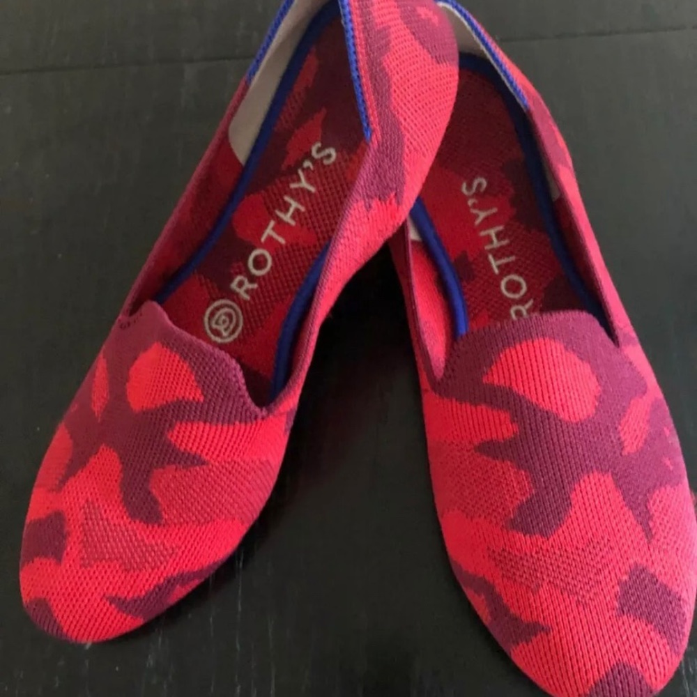 6.5 Red Camo Rothy’s Loafers